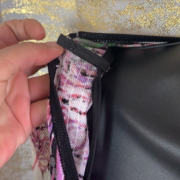 Bebe Pink/White Sequinned Floral Mini Length Dress Size S - Picture 8 of 12